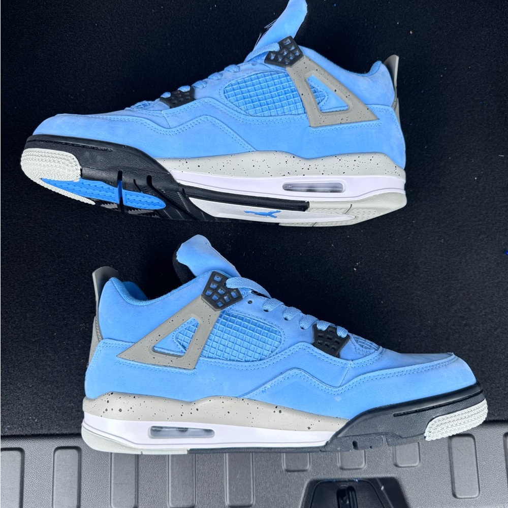 Jordan 4 “University Blue”